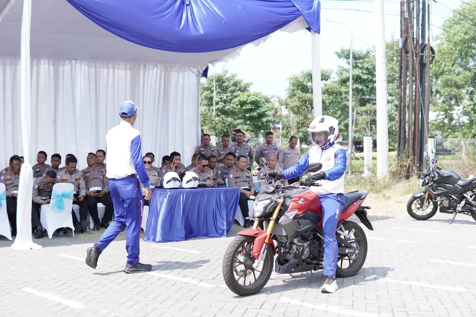 Honda Jateng dan Polda Jateng Perkuat Kompetensi 60 Polisi Lewat Safety Riding