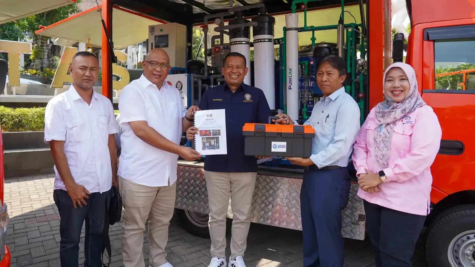 Teknologi UNDIP Siap Bantu Korban Bencana, 5 Unit Pengolah Air Diserahkan ke BNPB