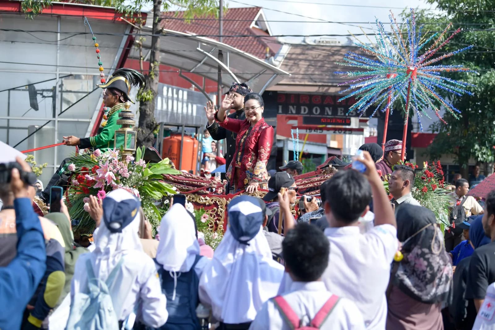 Wali Kota Semarang Agustina Hadirkan Keragaman dalam Pawai Ta’aruf MTQ Nasional XXXI