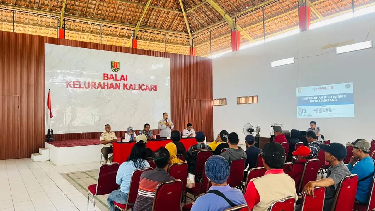 Dishub Semarang Tekankan Ketertiban dan Integritas kepada Juru Parkir di Kalicari