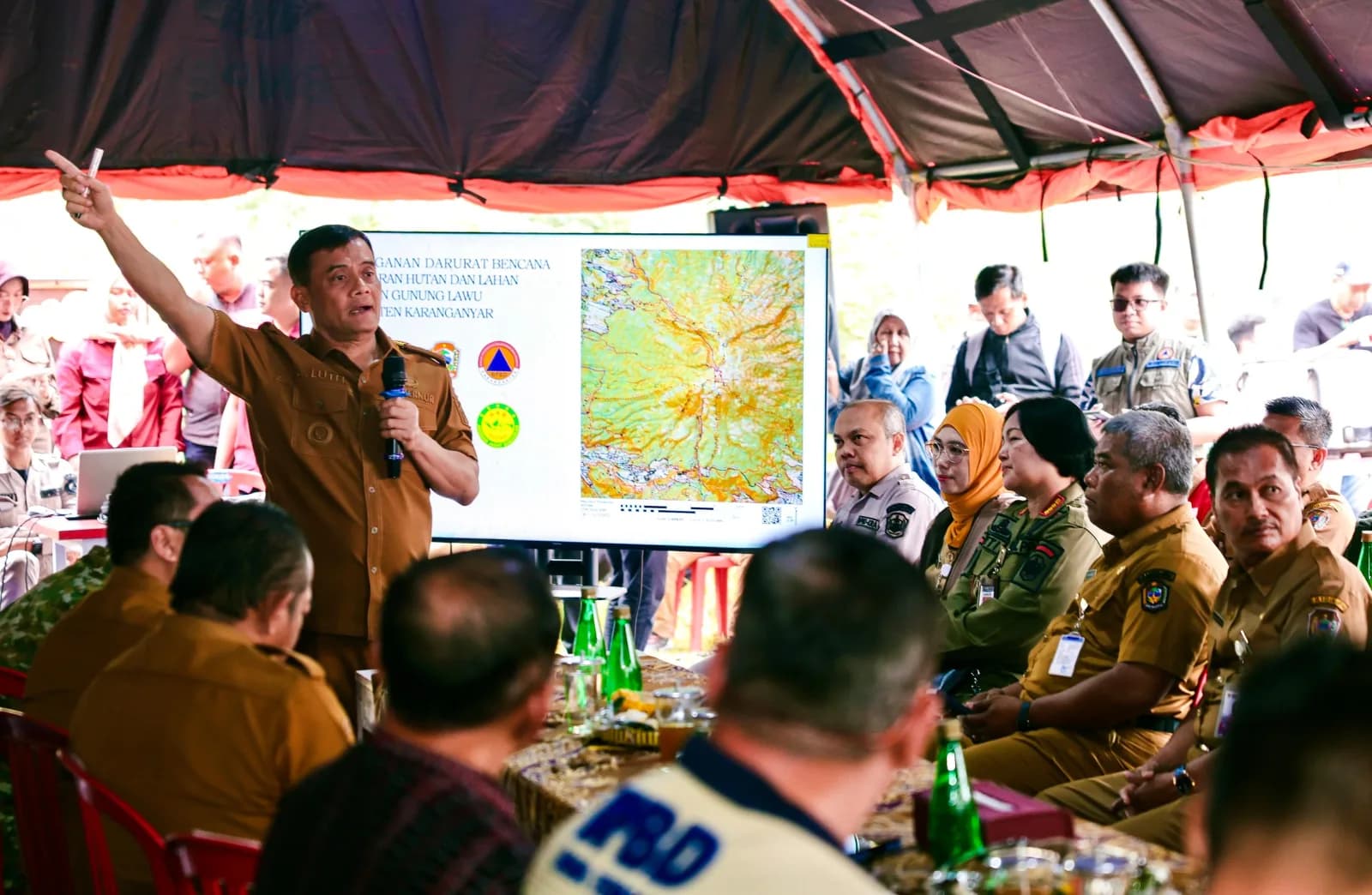 Satu Titik Api Masih Muncul di Gunung Lawu, Luthfi Kerahkan Antisipasi Lanjutan