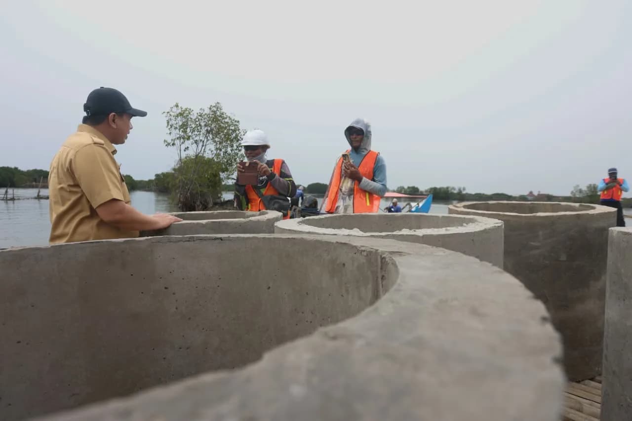 Taj Yasin Kawal Terus Pembangunan Hybrid Seawall