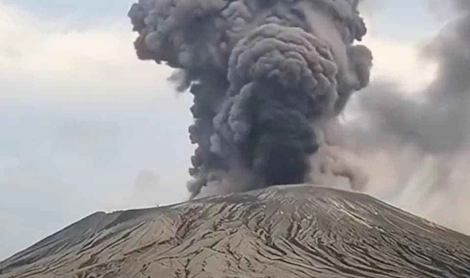 Dentuman Keras dari Anak Krakatau Terjadi Perambatan Frekuensi Rendah
