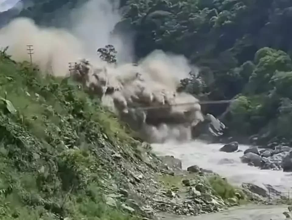 Terjebak Sampai 9 Haridi Terowongan, Dua Korban Banjir di Nepal Ditemukan Selamat