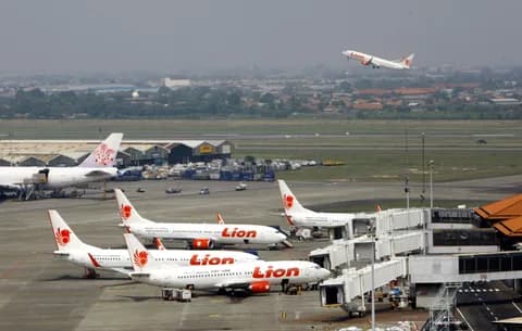 Imbas Abu Vulkanik Gunung Anak Krakatau, Opersaonal Bandara Soetta Terhenti